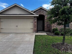Building Photo - 950 Decker Dr