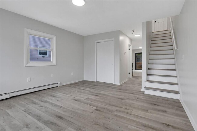 Foto del edificio - 107 Roosevelt St