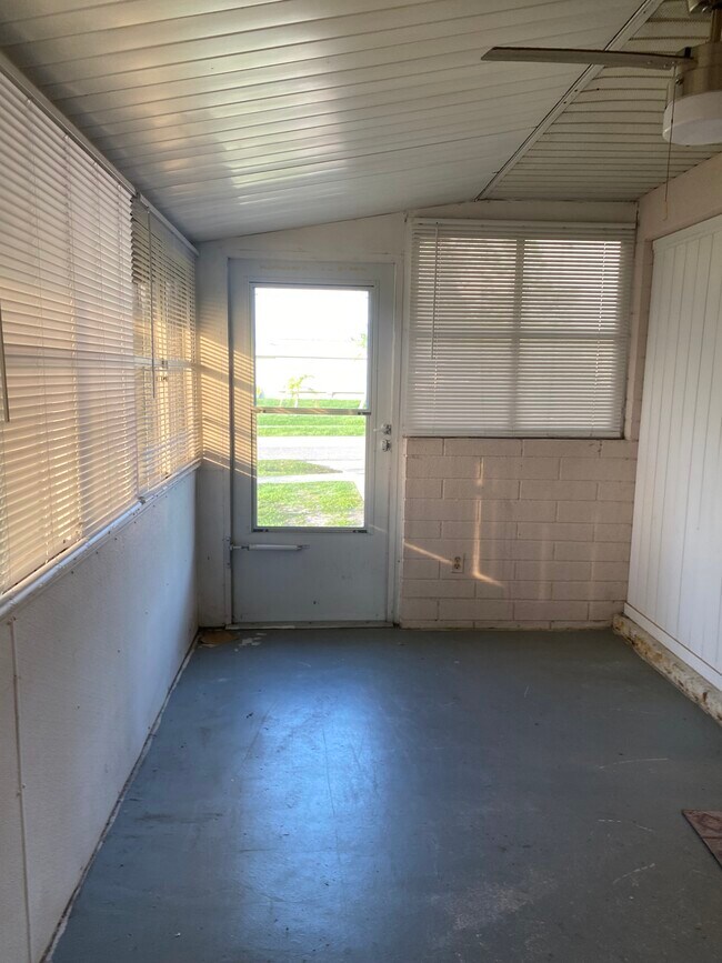 Foto del edificio - 5795 Gallatin Ln