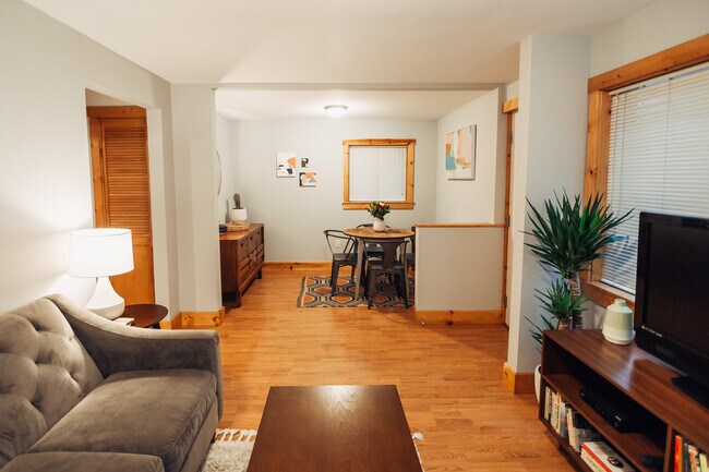 Foto del edificio - 714 S 19th St