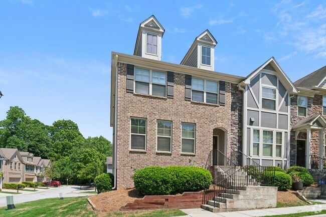 Building Photo - 5080 Whiteoak Terrace SE