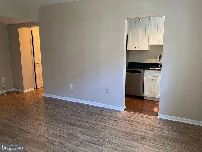 Building Photo - 1805 Key Blvd