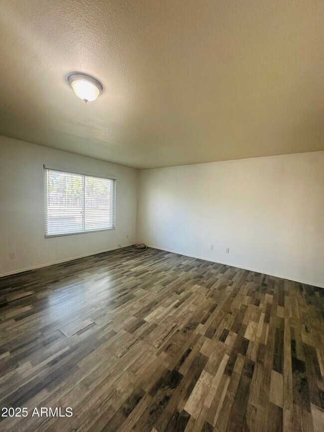 Building Photo - 7126 N 19th Ave