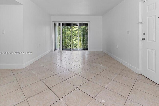 Building Photo - 1201 Lake Victoria Dr
