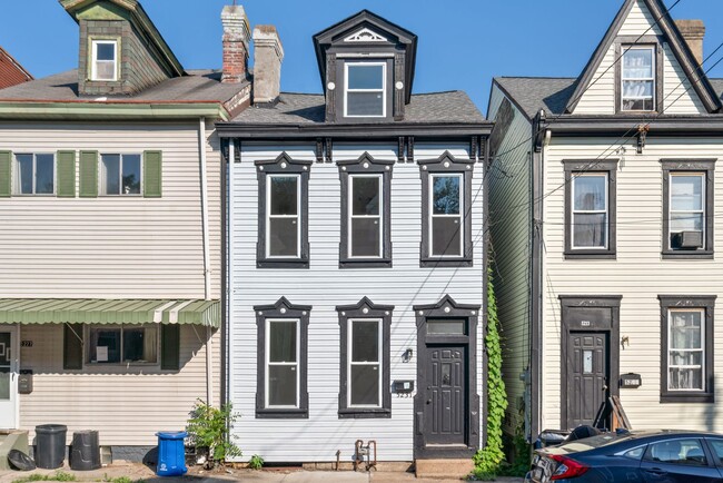2 bed 1 bath - great location, spacious, l... - 2 bed 1 bath - great location, spacious, l... House