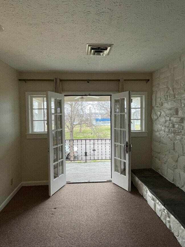 Estudio con balcón - 4701 Park Ave