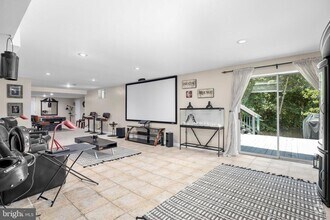 Building Photo - 47 Puri Ln