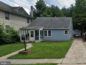 Building Photo - 206 Dickinson Rd