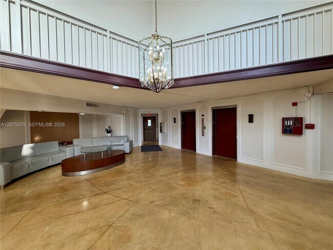 Foto del edificio - 2025 NE 164th St