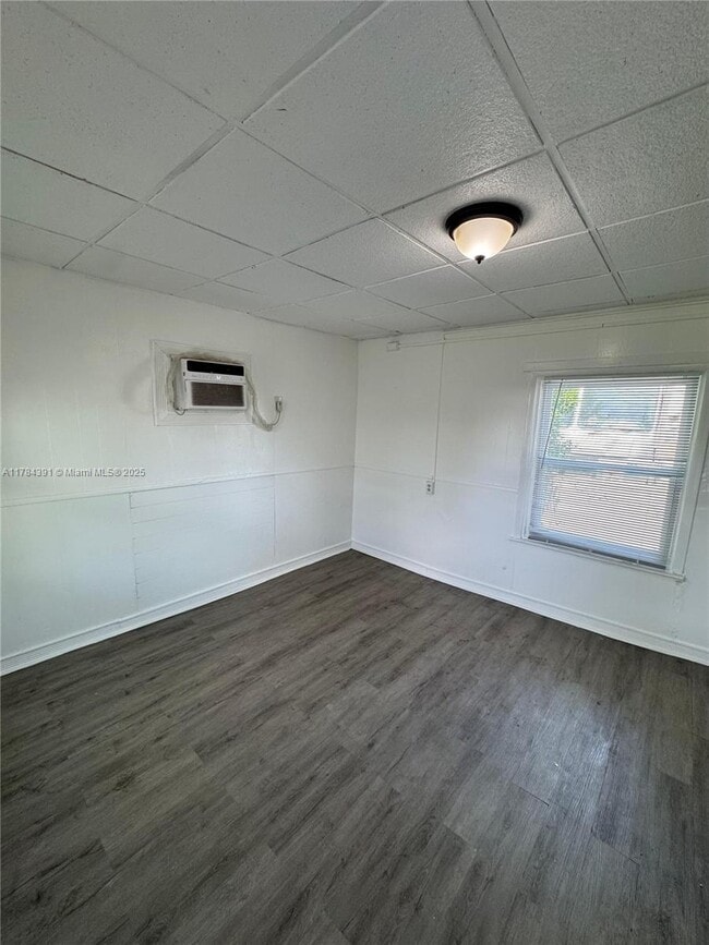 Foto del edificio - 25 SW 10th St