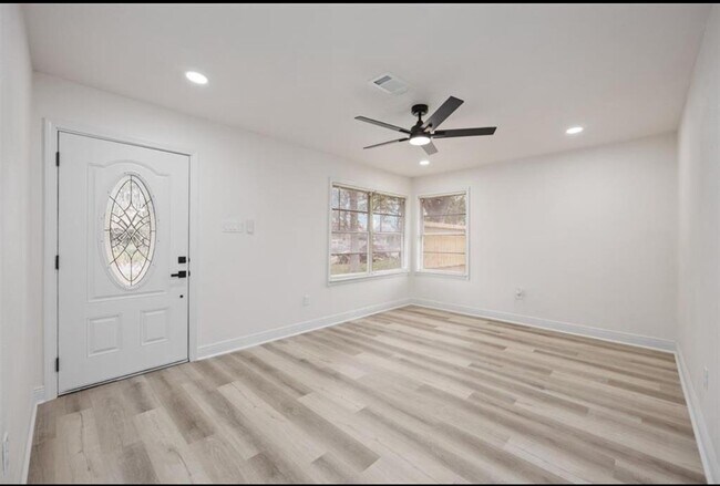 Building Photo - 7425 Rhobell St