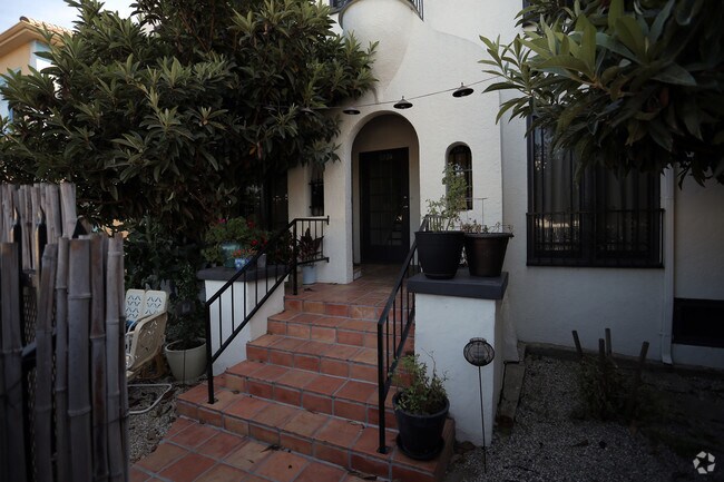 Foto del edificio - 122-124 1/2 S Westmoreland Ave