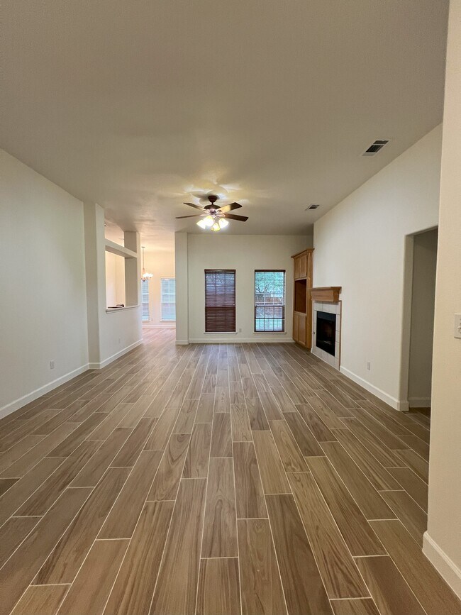 Foto del edificio - 1116 Cimarron Ct