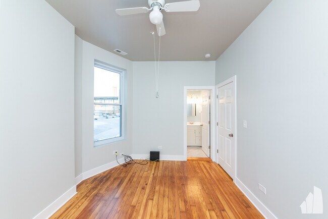Foto del edificio - 3547 N Sheffield Ave