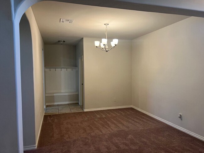 Foto del edificio - 4  bed 2 bath 2 car in Mustang Schools