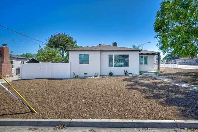 Building Photo - 197 Twin Oaks Cir