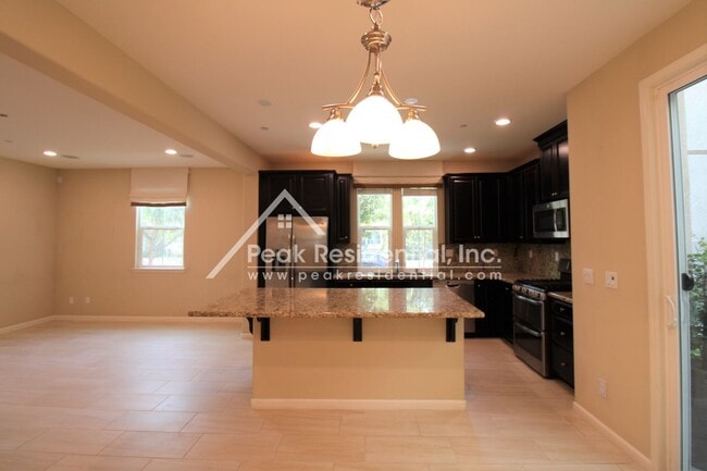 Building Photo - Newer 4bd/3ba West Roseville Home with 2 C...