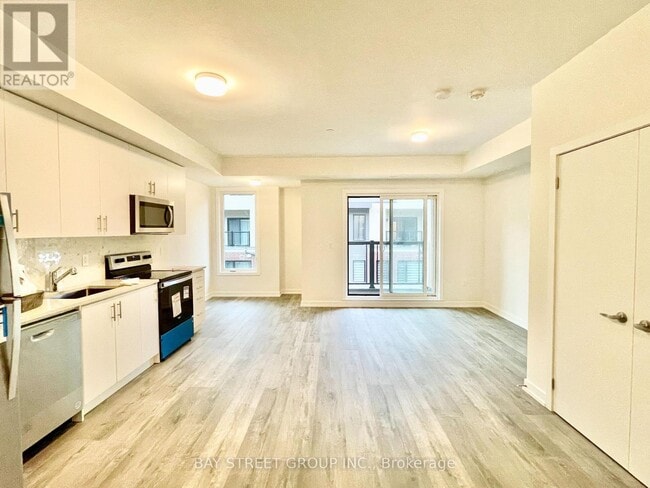 Building Photo - 3550-3550 Colonial Dr