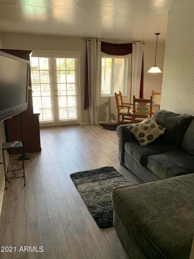 Foto del edificio - 7502 E Carefree Dr