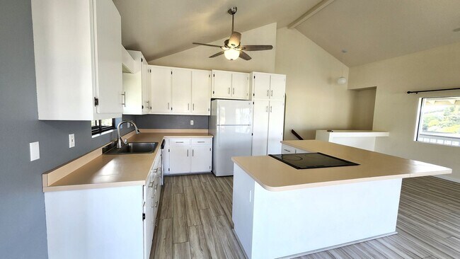 Foto del edificio - White, June K. (Waikoloa)