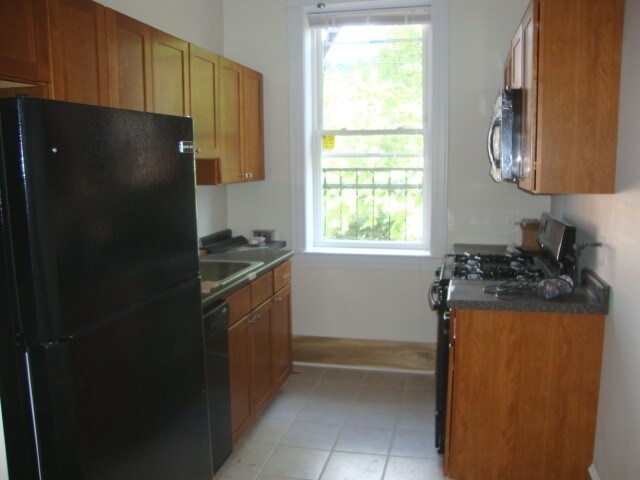 Building Photo - 136 Dwight Street - 24