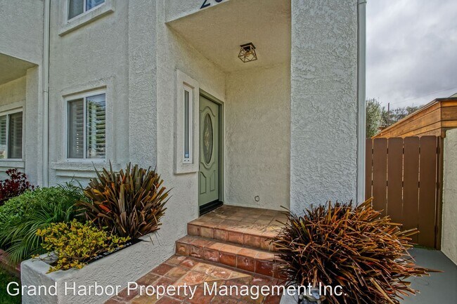 Building Photo - 4 br, 2.5 bath House - 202 N Juanita Avenu...