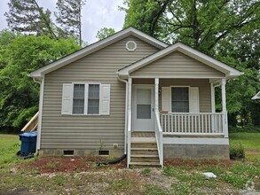 Building Photo - 1348 Maplewood Dr