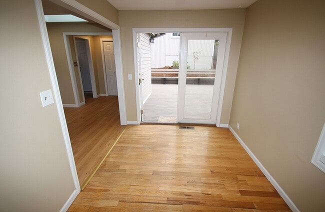 Building Photo - PRIVATE 3 BED SEATTLE HOME FOR RENT W EASY COMMUTE & BIG LOT