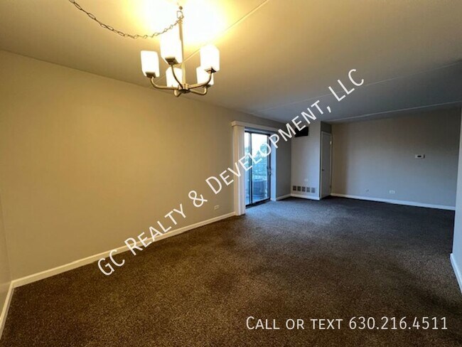 Building Photo - ***COUNTY LANE PARK / TENANT PAYS ONLY ELE...