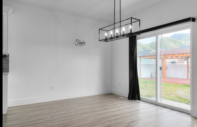 Building Photo - 711 W 660 S