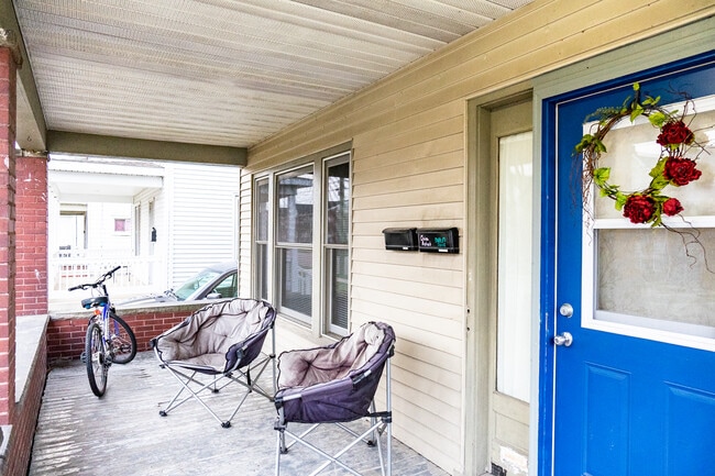 Front Porch - 914 W Front St