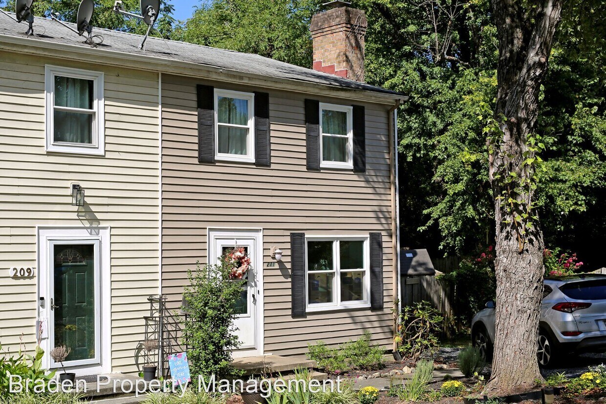 Foto principal - 3 br, 1.5 bath House - 211 Greentree Park