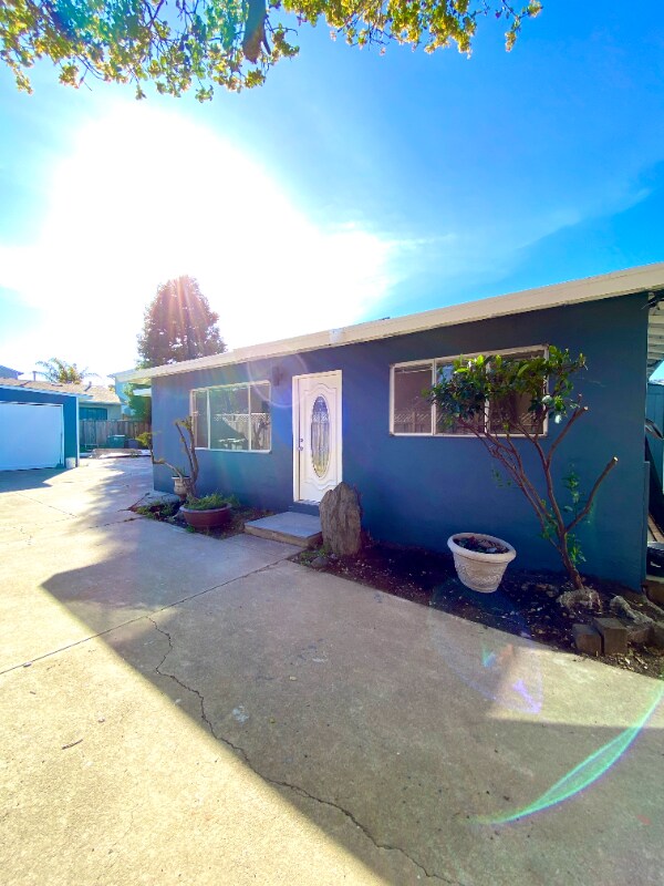 Foto principal - 635 N Delaware St