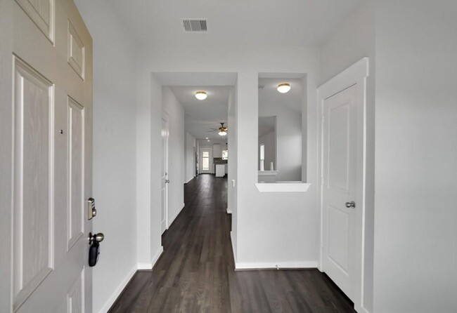 Building Photo - 40843 Mostyn Hill Dr