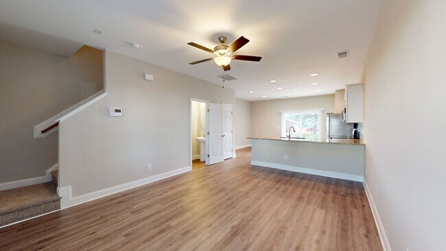 Foto del edificio - 11@Main Townhomes