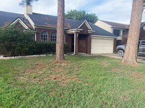 Building Photo - 18158 Holly Green Dr