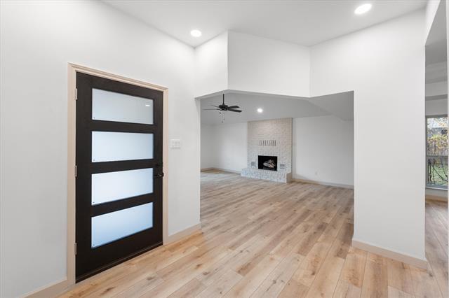 Building Photo - 902 Mission Dr