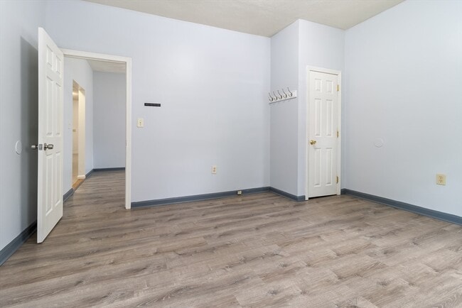 Building Photo - 95 Shurtleff St