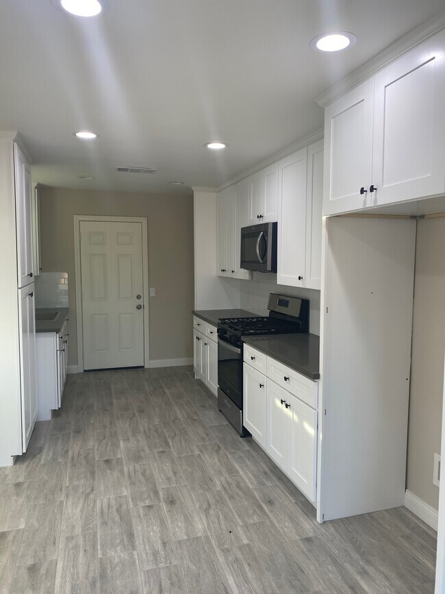 Foto del edificio - 14713 Walters St