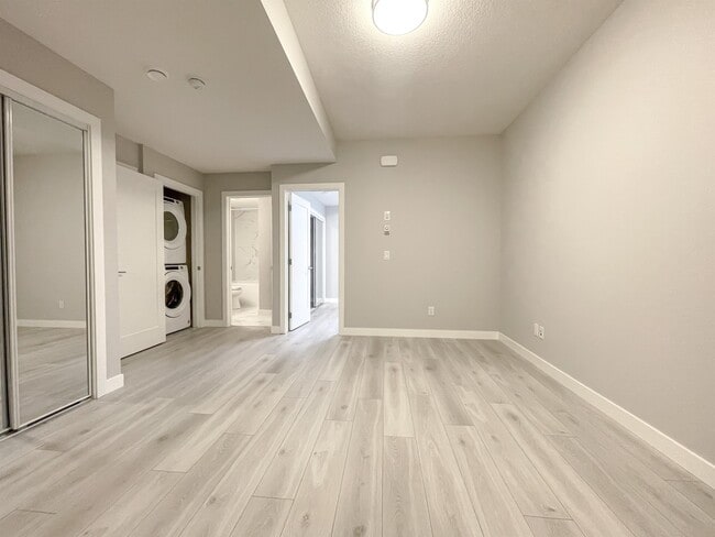 Building Photo - 33 Creekstone Dr SW