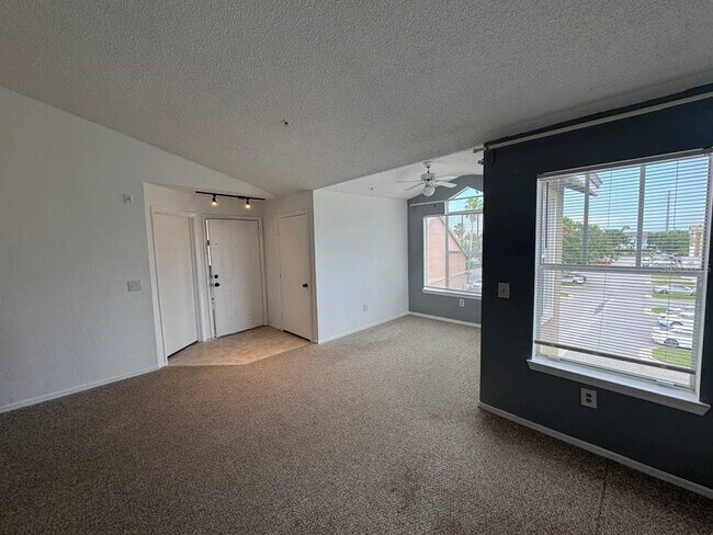 Building Photo - 2209 Antigua Pl