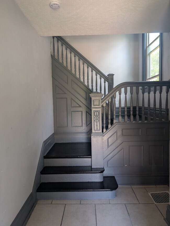 Photo - 430 Dawson Ave Apartments