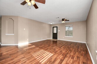 Building Photo - 1118 Desert Palms Ln