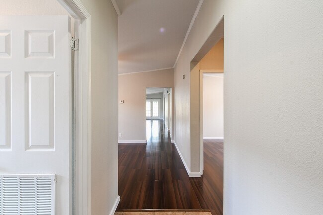 Foto del edificio - 21019 Sweet Blossom Ln