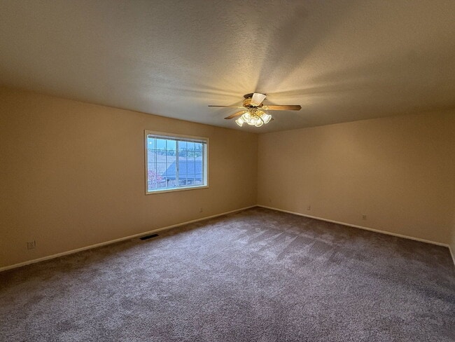 Building Photo - 2225 Marie Ln