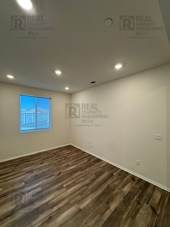 Building Photo - Gorgeous Menifee Pool Home with Downstairs...