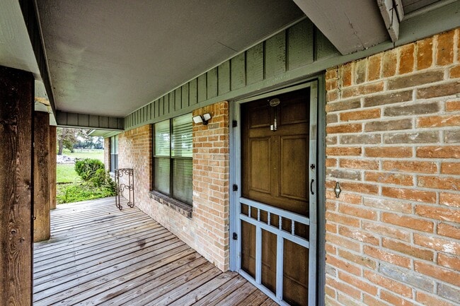 Foto del edificio - 1769 State Hwy 75 N