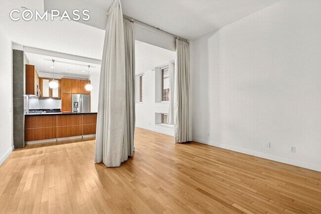 Building Photo - 59 John St