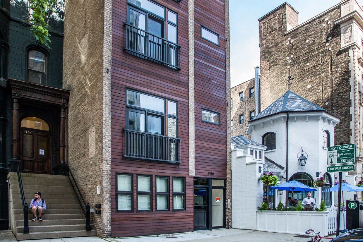 Foto principal - 1154 N Dearborn St