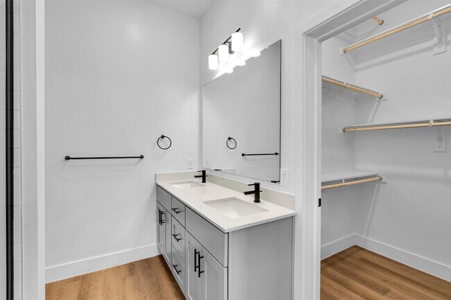 Building Photo - 1648 Spaniel Ave